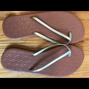 Vineyard vine flip-flop